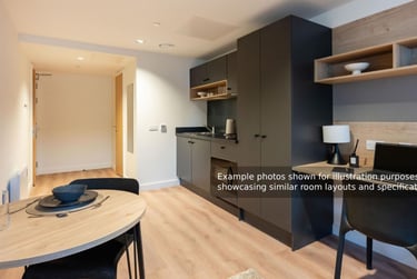 1 bed studio, Canongate, Holyrood, Edinburgh, EH88BN - Image 5
